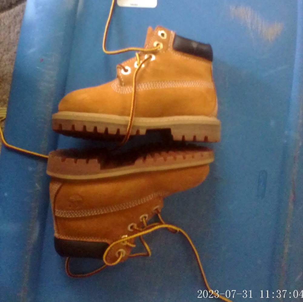 Toddler timberland boots size 6